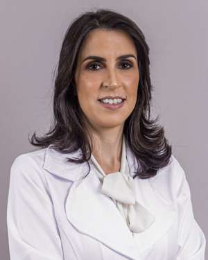 Dra. Adriana M. Carvalho